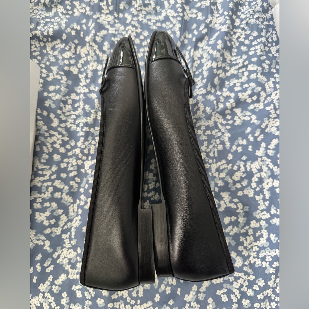 CHANEL Black Patent Cap-Toe Flats - Picture 3 of 11